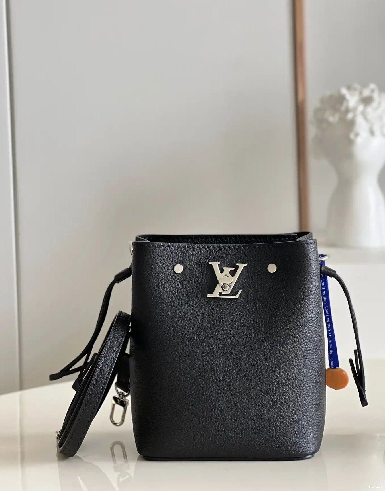 Cheap BUCKET LOUIS NANO VUITTON LOCKME 0510